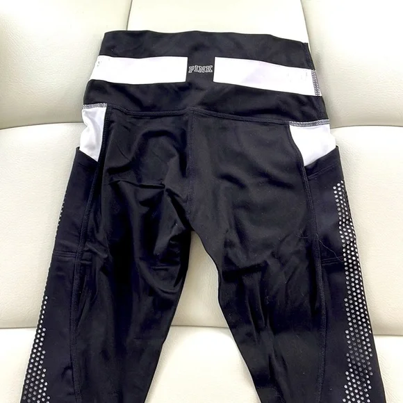 Victoria’s Secret Pink Ultimate black & white leggings.  Size Small. - Picture 2 of 7